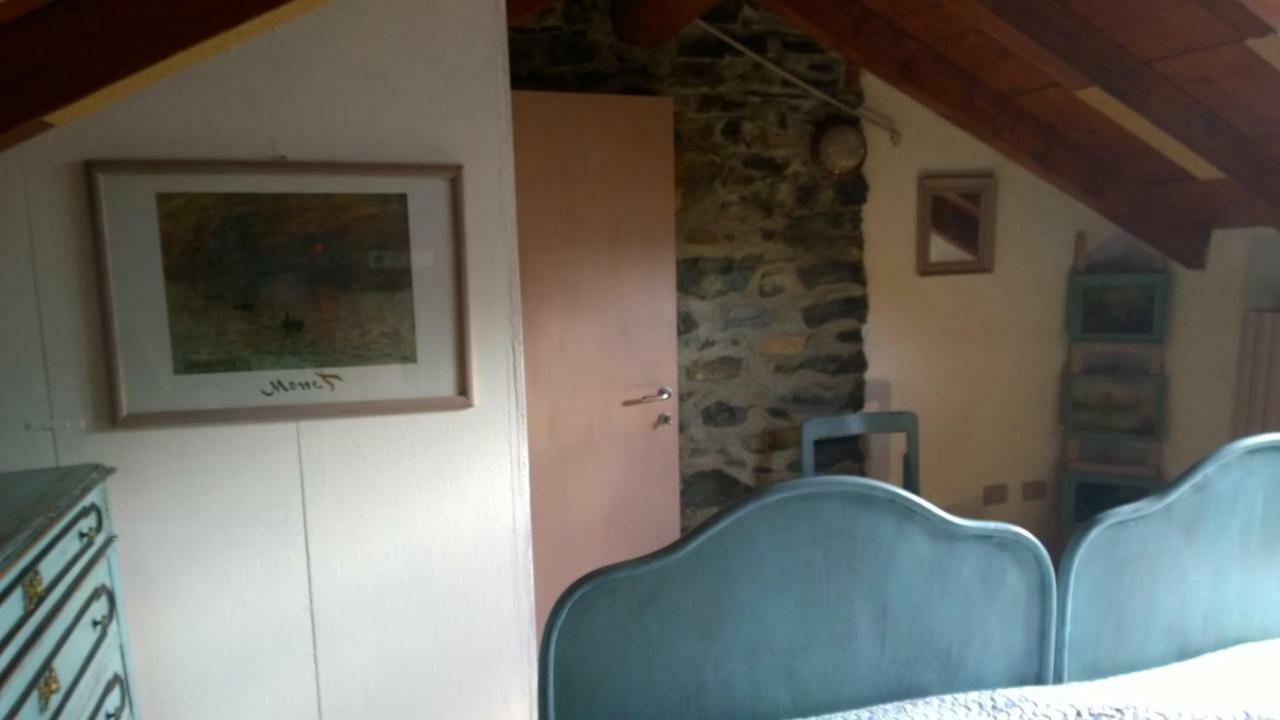 B&B "A Casa Di Camilla" Carate Urio Habitación foto